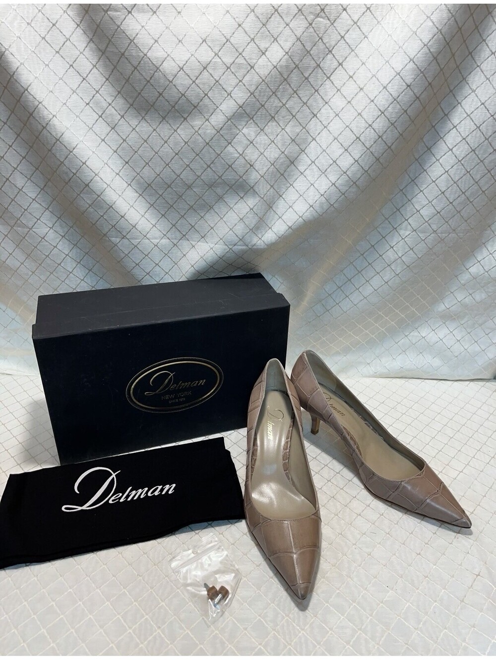 Delman Oak Croco Print leather pumps Size 7.5 D-BELLE NIB